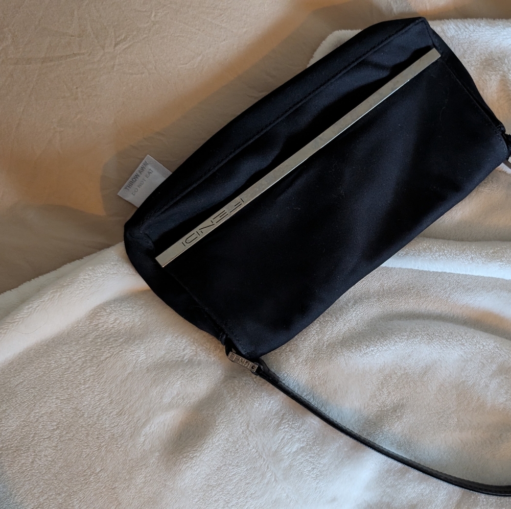 FENDI Black Shoulder Bag - Picture 3 of 10
